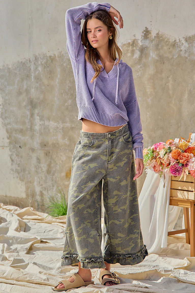 Camouflage ruffle pants